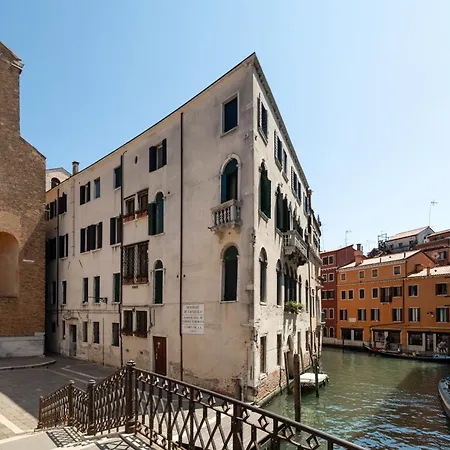 Residence Ca' Foscolo-3